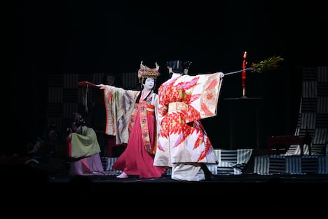 スーパー歌舞伎「三代猿之助四十八撰の内『ヤマトタケル』」より。