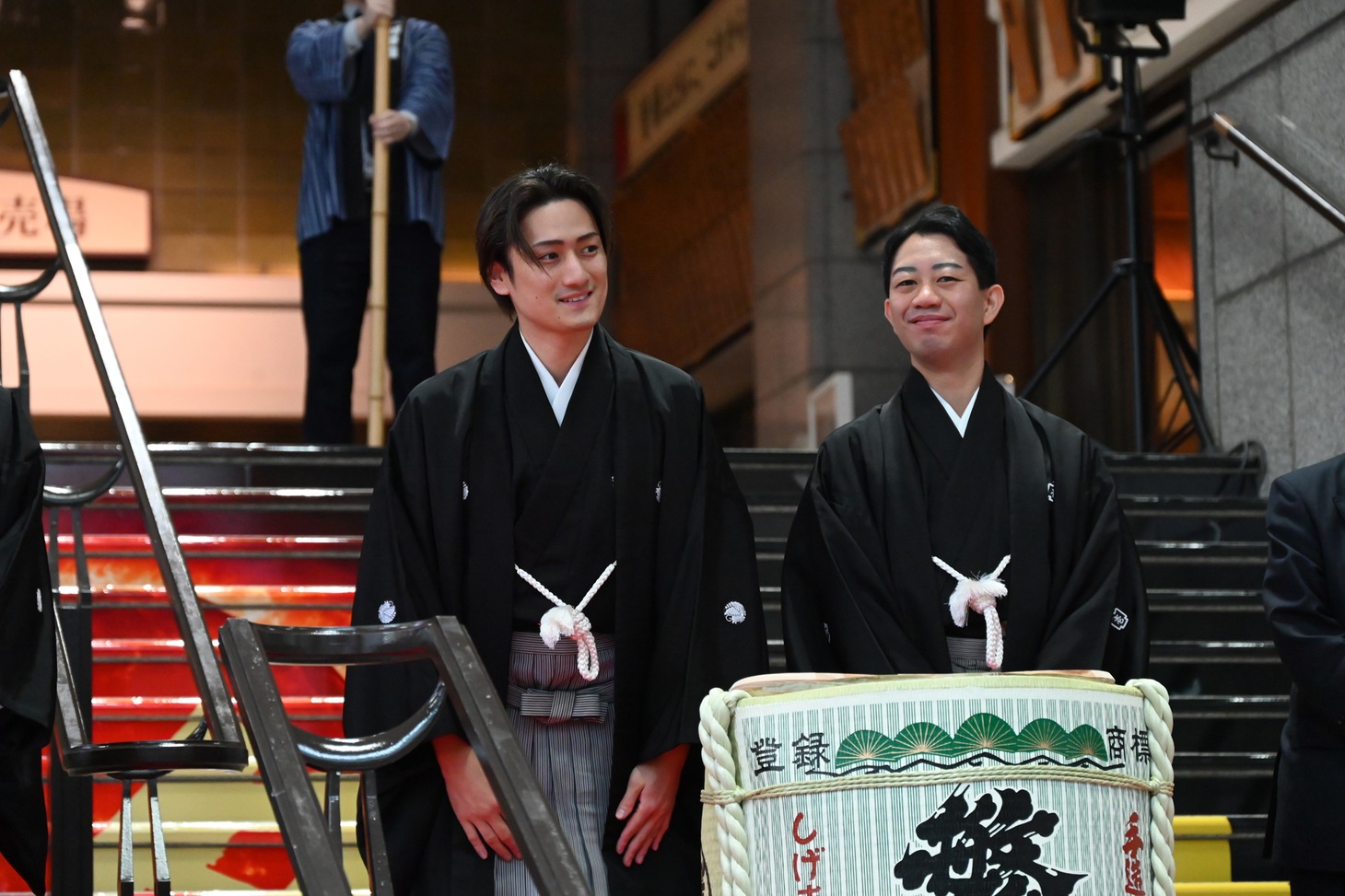 左から中村隼人、中村壱太郎。
