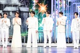 左から川崎皇輝、紫吹淳、森本慎太郎、渡辺翔太、鳳蘭、織山尚大。