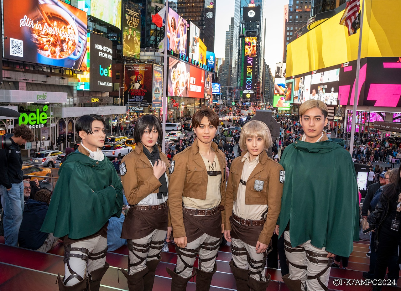 岡宮来夢らがタイムズスクエアに登場！「ATTACK on TITAN: The Musical」NY公演まもなく開幕