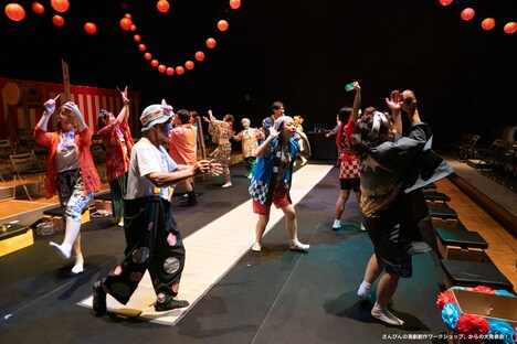 「さんぴんの演劇創作ワークショップ、からの大発表会!!」より。（撮影：中瀬俊介）