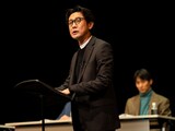 リーディングシアター「GOTT 神」より、浅野雅博。（撮影：引地信彦）