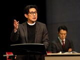 リーディングシアター「GOTT 神」より、浅野雅博。（撮影：引地信彦）