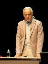 リーディングシアター「GOTT 神」より、山路和弘。（撮影：引地信彦）