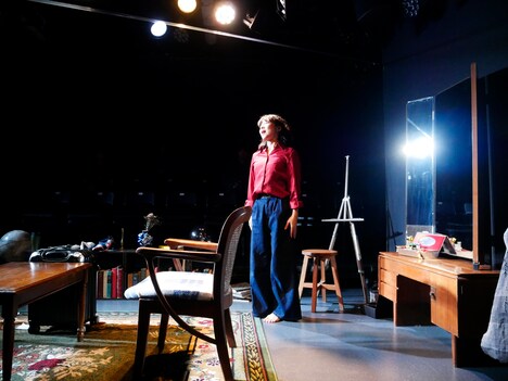 平体まひろ 一人芝居「売り言葉」より。（撮影：喜田裕也）