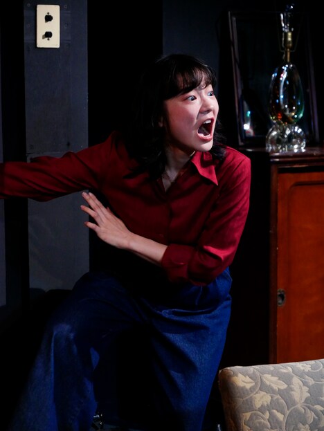 平体まひろ 一人芝居「売り言葉」より。（撮影：喜田裕也）