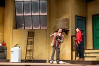 「裸足で散歩」より。（撮影：岡千里）