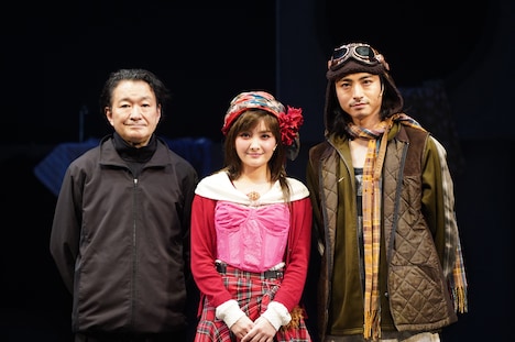 「セツアンの善人」初日前会見より、左から白井晃、葵わかな、木村達成。