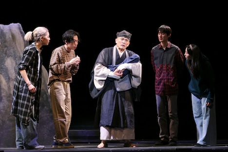 こまつ座 第151回公演「芭蕉通夜舟」より。（撮影：宮川舞子）