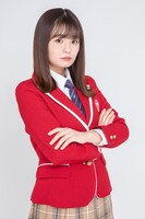 若槻ミスズ役の西葉瑞希。