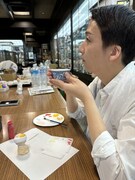 お茶を飲んでほっと一息。