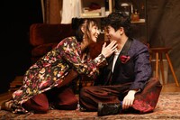 フライングシアター自由劇場「ガード下のオイディプス」より。（写真：串田明緒）