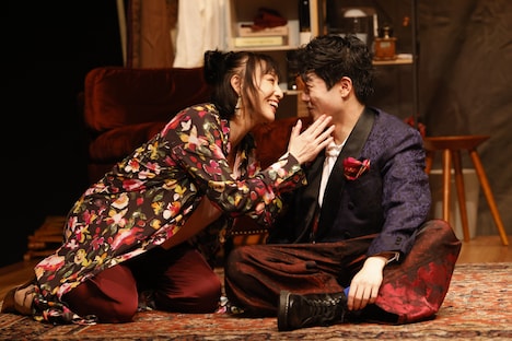 フライングシアター自由劇場「ガード下のオイディプス」より。（写真：串田明緒）