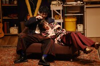 フライングシアター自由劇場「ガード下のオイディプス」より。（写真：串田明緒）