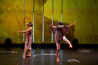 KAAT×山田うん×池上高志「まだここ通ってない」より。（撮影：大洞博靖）