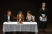 MODE「さようなら、シュルツ先生」より。（撮影：益永葉）