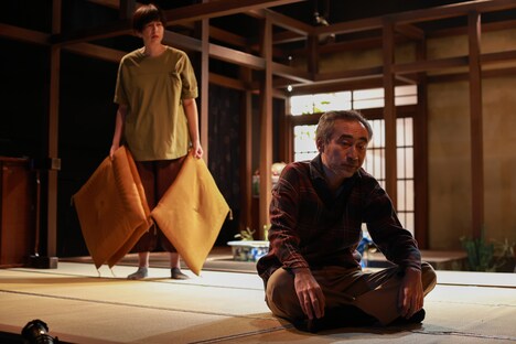 演劇ユニット鵺的 第18回公演「おまえの血は汚れているか」より。（撮影：石澤知絵子）