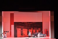 ボン歌劇場との共同制作 東京二期会オペラ劇場「影のない女」より。（写真提供：公益財団法人東京二期会 / 撮影：寺司正彦）