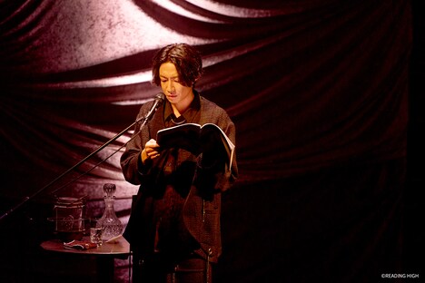 音楽朗読劇 READING HIGH noir 第2回公演「THANATOS~タナトス~」より、相葉雅紀。