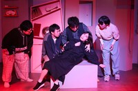 明日のアー本公演 vol.10「整理と整頓と」より。（撮影：明田川志保）