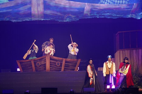 「『青春ミュージカルコメディ oddboys』英林館高校文化祭」より。（撮影：小境勝巳、江藤はんな、堀美由紀）