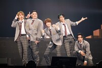 「『青春ミュージカルコメディ oddboys』英林館高校文化祭」より。（撮影：小境勝巳、江藤はんな、堀美由紀）