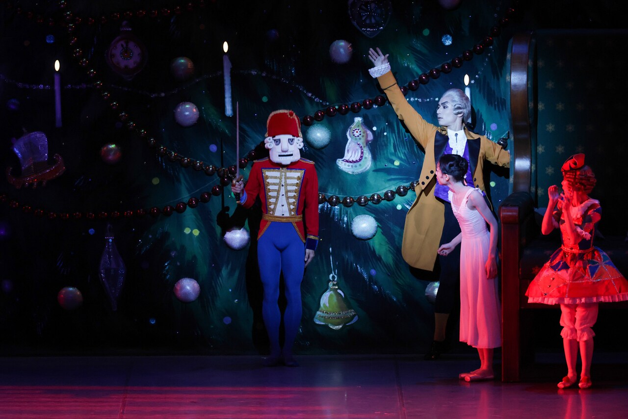 創立60周年の東京バレエ団、斎藤友佳理の演出版「くるみ割り人形」が