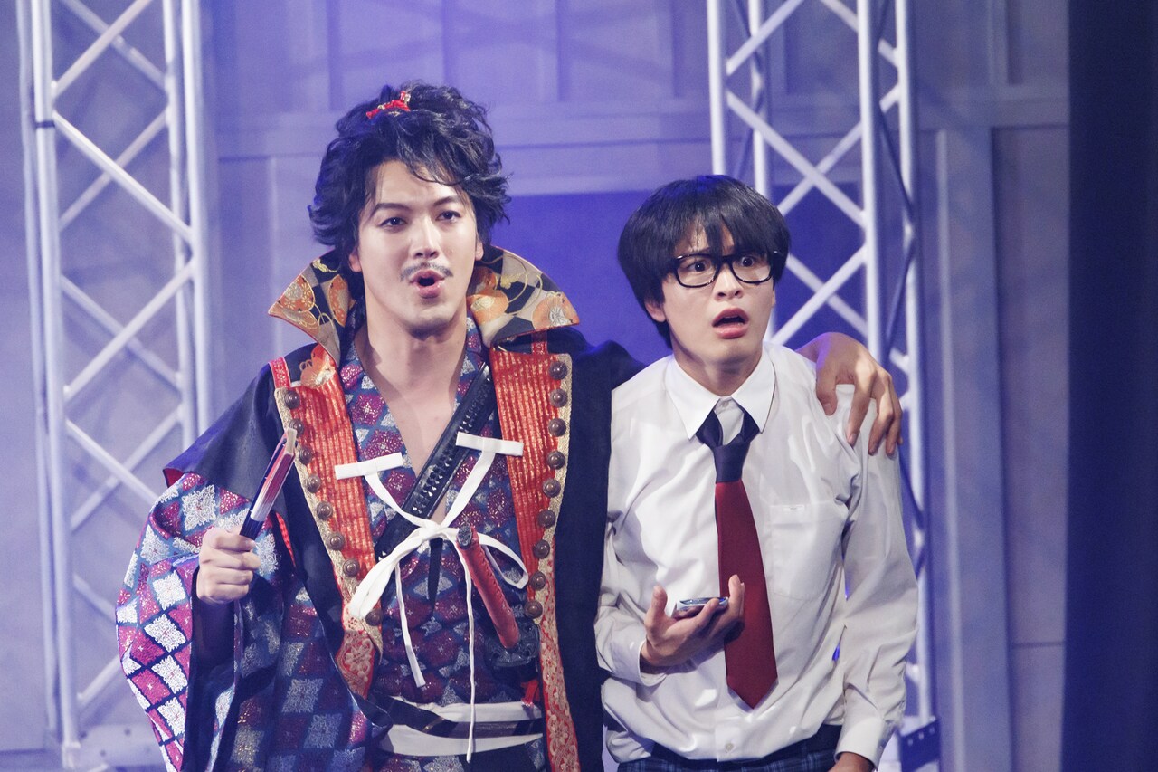 白石康介主演「覇権DO!!～戦国高校天下布武～」スタート、舞台写真が到着