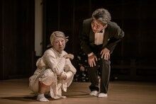 きたまり/ KIKIKIKIKIKI「小町風伝」より。（Photo by Yoshikazu Inoue）