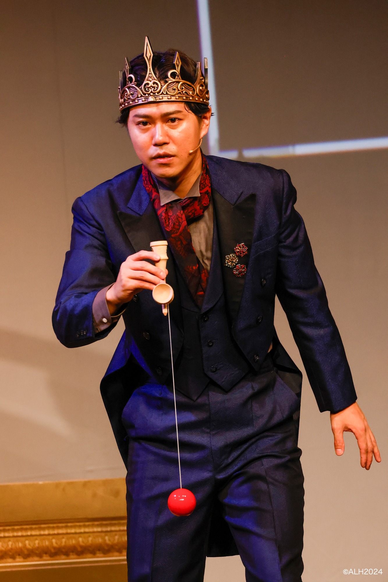 「あくたーず☆りーぐ さんにんのおうさまのおはなし」11月2日12:00開演回より。（撮影：小境勝巳）