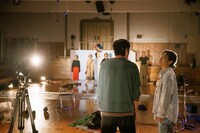 バストリオ「Holy cow／わたしたちは一度しかない」より。（Photo by manami tanaka）