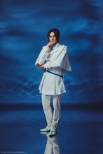 佐藤永典扮する⽯⽥⾬⻯。