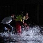 高知に初上陸のcontact Gonzo、荒木優光と届けた音・肉体・水のパフォーマンスが閉幕