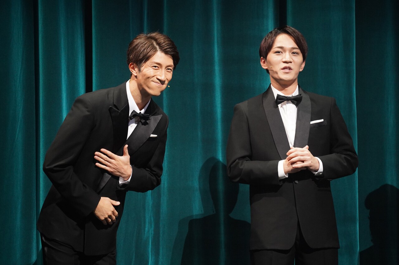 ミュージカル「プロデューサーズ」取材会より。神山智洋（右）から信頼