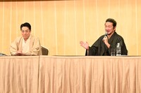 左から尾上菊之助、中村獅童。