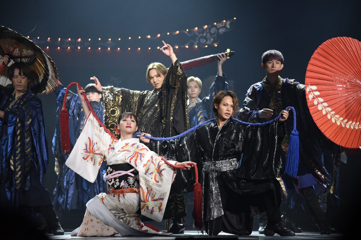 Endless SHOCK」ゲネプロより、堂本光一、上田竜也、綺咲愛里らの出演 