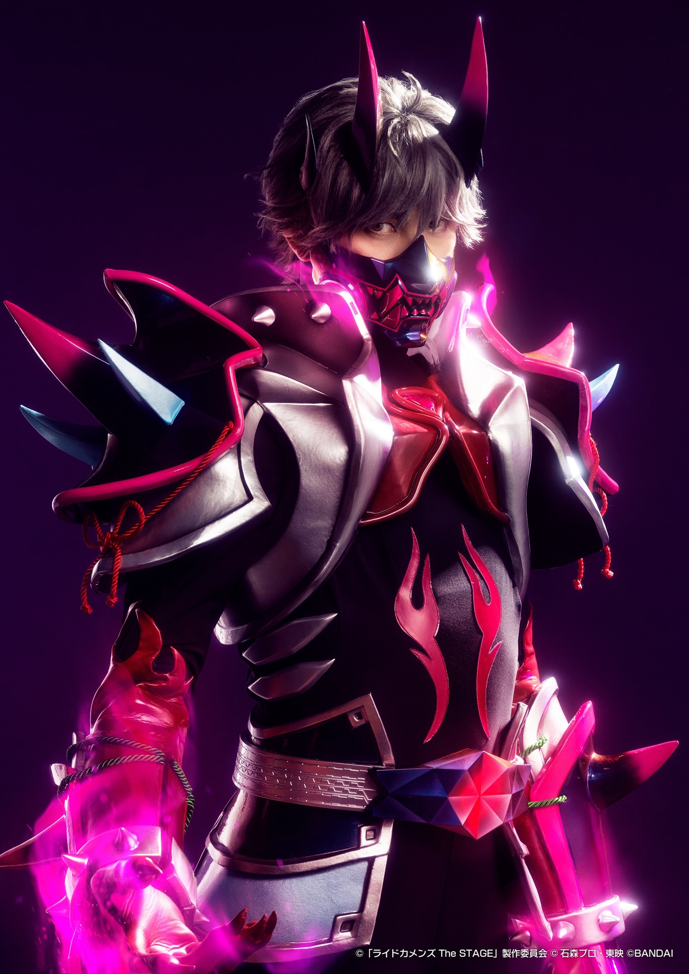 伊万里有扮する仮面ライダー阿形。