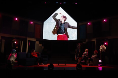 「『カリスマ de ステージ LIVE』～集まれ！カリスマ文化祭！～」より。（撮影：小境勝巳）