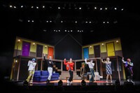 「『カリスマ de ステージ LIVE』～集まれ！カリスマ文化祭！～」より。（撮影：小境勝巳）