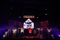 「『カリスマ de ステージ LIVE』～集まれ！カリスマ文化祭！～」より。（撮影：小境勝巳）