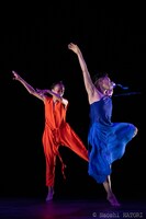 平山素子×笠井叡「『フーガの技法』を踊る」より。(c)大洞博靖