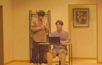 舞台「丸裸刑事」より。