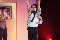 舞台「丸裸刑事」より。