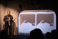 土橋淳志×坂口修一による乙一「ホワイト・ステップ」より。（撮影：森井一鷹）