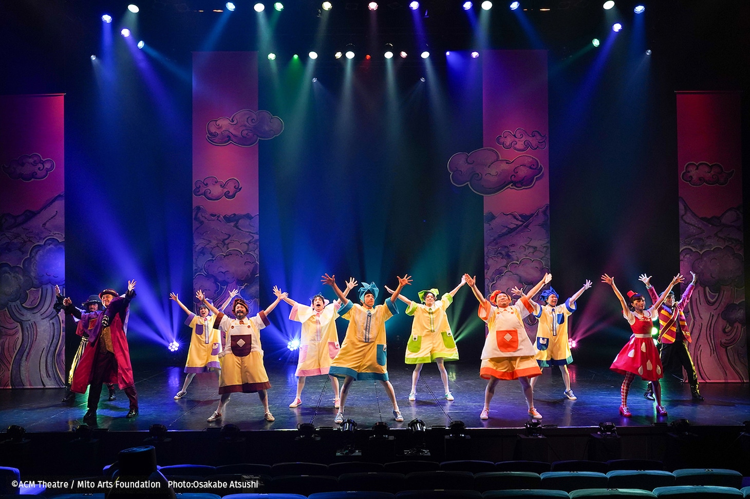 ACMファミリーシアター「リトルセブンの冒険 ～白雪姫去りし後の “こびとたち” の物語～」より。