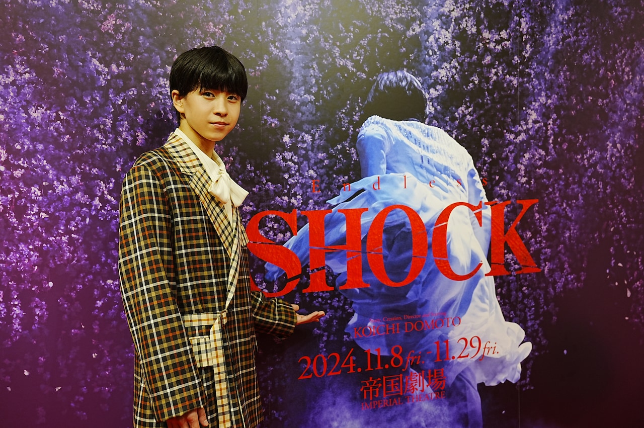 松浦銀志が「Endless SHOCK」応援企画開催中の日比谷シャンテを訪問