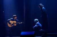 「東洋空想世界（オリエンタルファンタジー）『blue egoist』」より。（撮影：小境勝巳、佐藤薫、高田真希子）