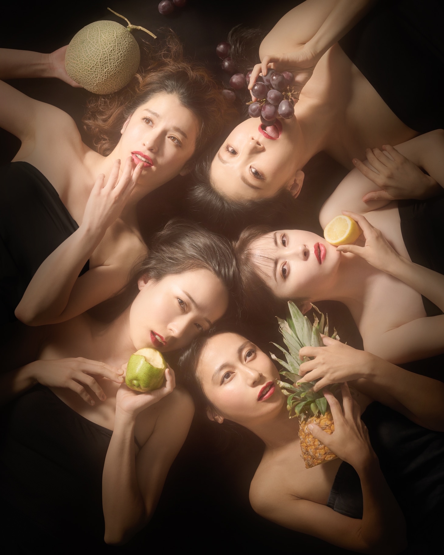 「女優倶楽部の、最初の晩餐」ビジュアル