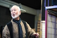 「天保十二年のシェイクスピア」稽古より、木場勝己演じる隊長。