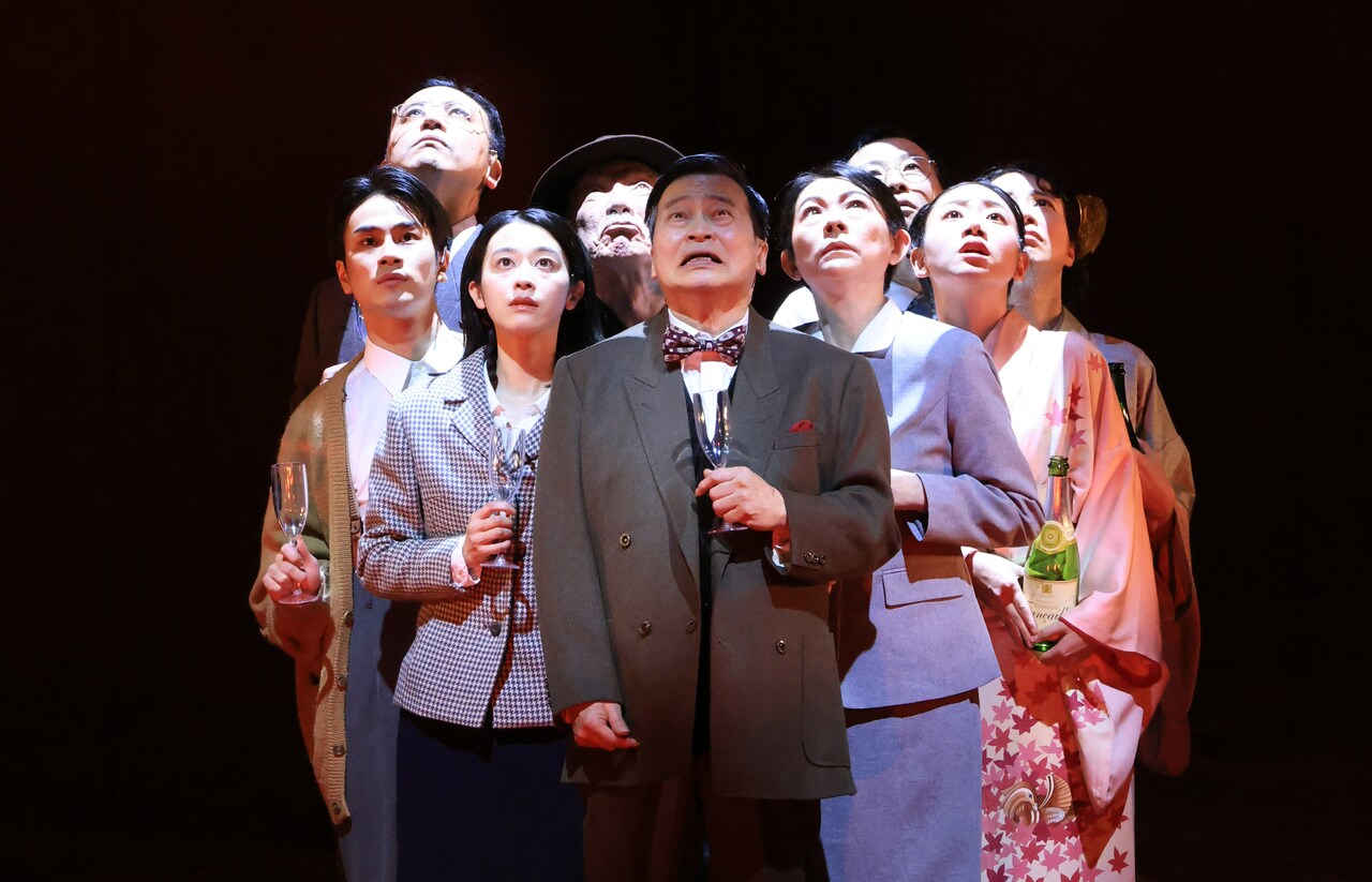 こまつ座「夢の泪」より。（撮影：宮川舞子）